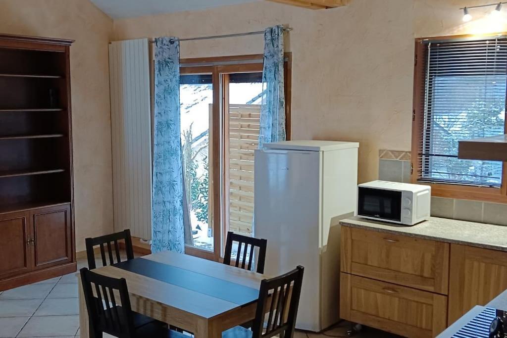 Chalet 2 Chambres En Savoie Pour 1 A 4 Personnes Gerbaix Экстерьер фото